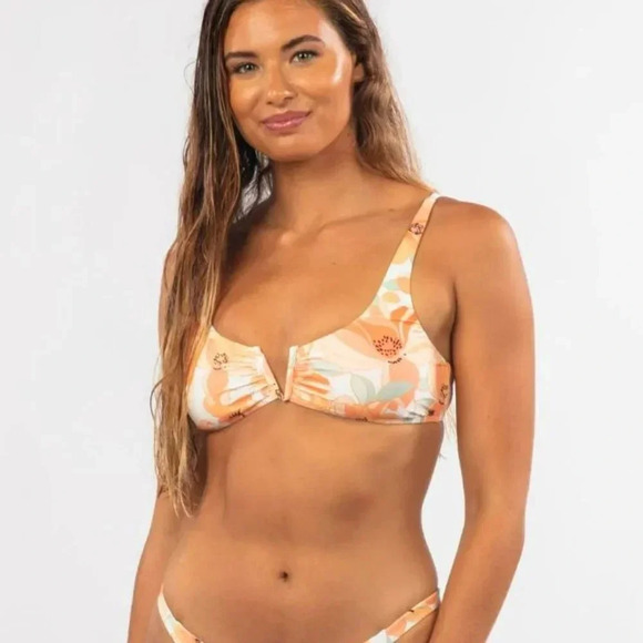 Rip Curl Papaya Punch V Wire Bikini Top & Good Coverage Bottoms, white - Picture 12 of 15